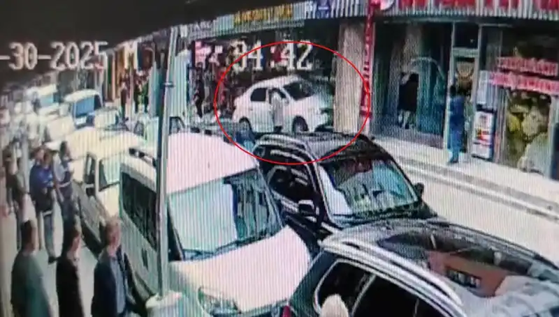Alkollü Sürücünün Kontrolünü Kaybetmesi Sonrası Zor Anlar: İki Çocuk Son Anda Kurtuldu