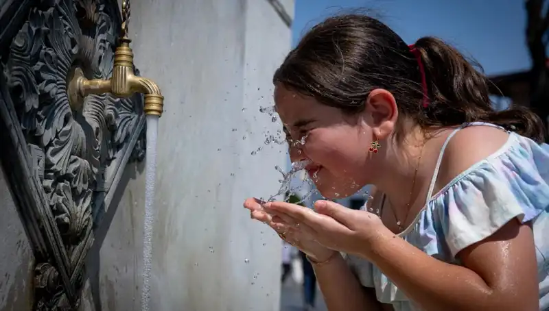 Türkiye’nin 16 Şehrinde Sıcaklık Rekorları Kırıldı! 40 Dereceyi Geçen Yerler