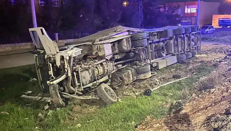 TIR Devrildiği Kazada 6 Kişi Yaralandı: Detaylar Burada!