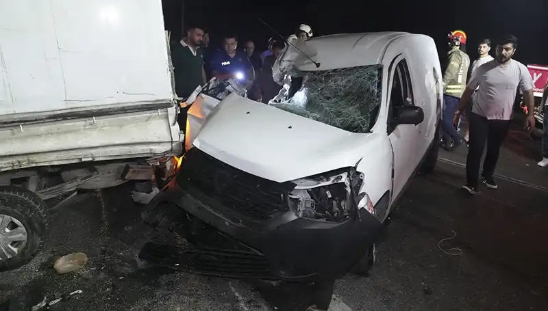İstanbul'da Feci Kaza: 3 Kişi Yaralandı, Detaylar Şok Edici!