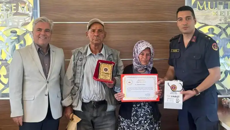 Jandarmaya Evi Bağışlayan Aileden Duygusal ve Örnek Bir Hareket!